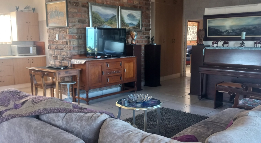 5 Bedroom Property for Sale in Dana Bay Western Cape